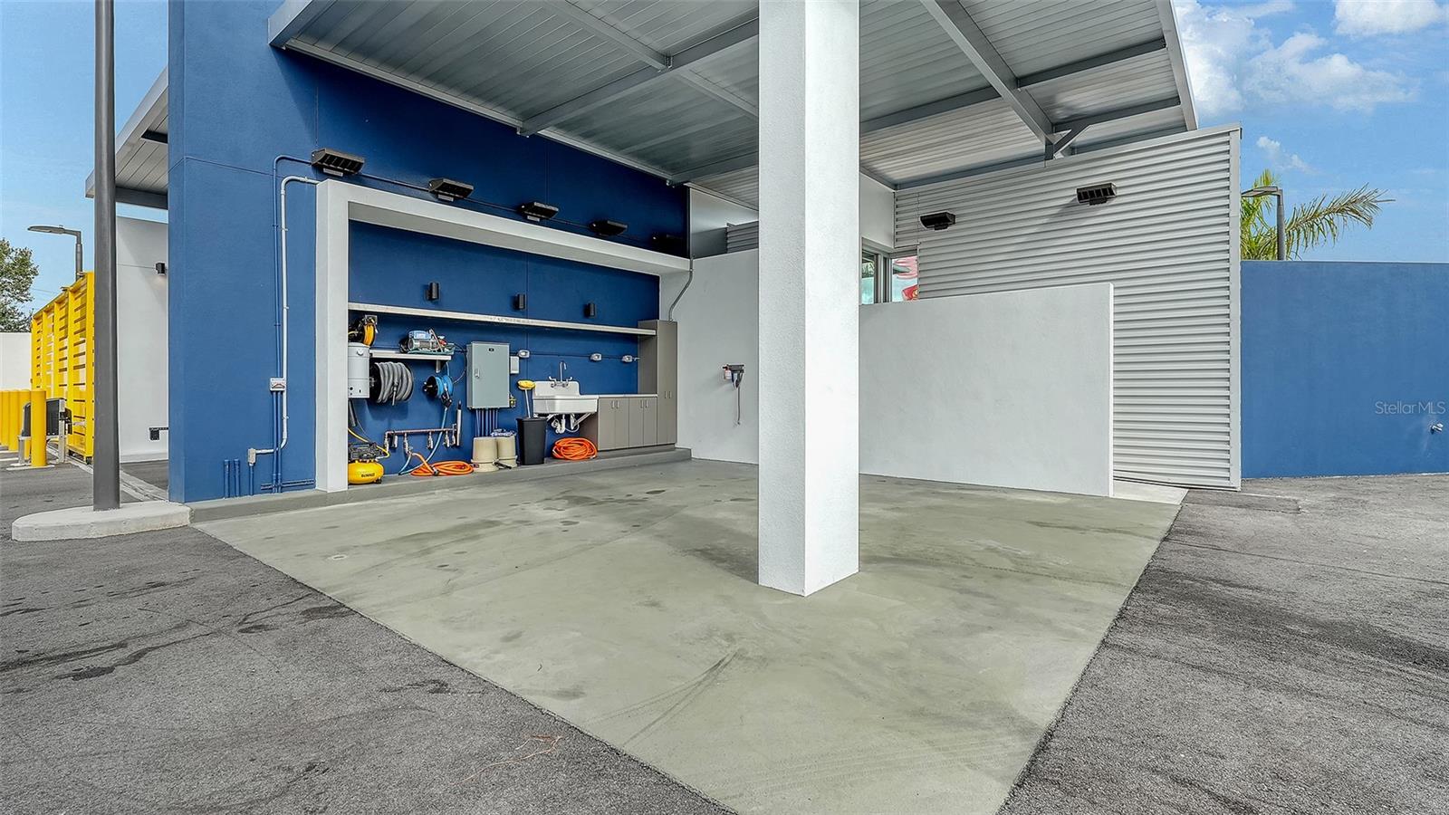 CAR COLLECTIVE - Residential