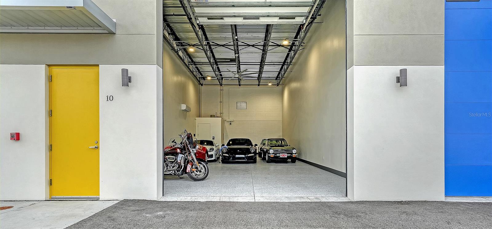 CAR COLLECTIVE - Residential