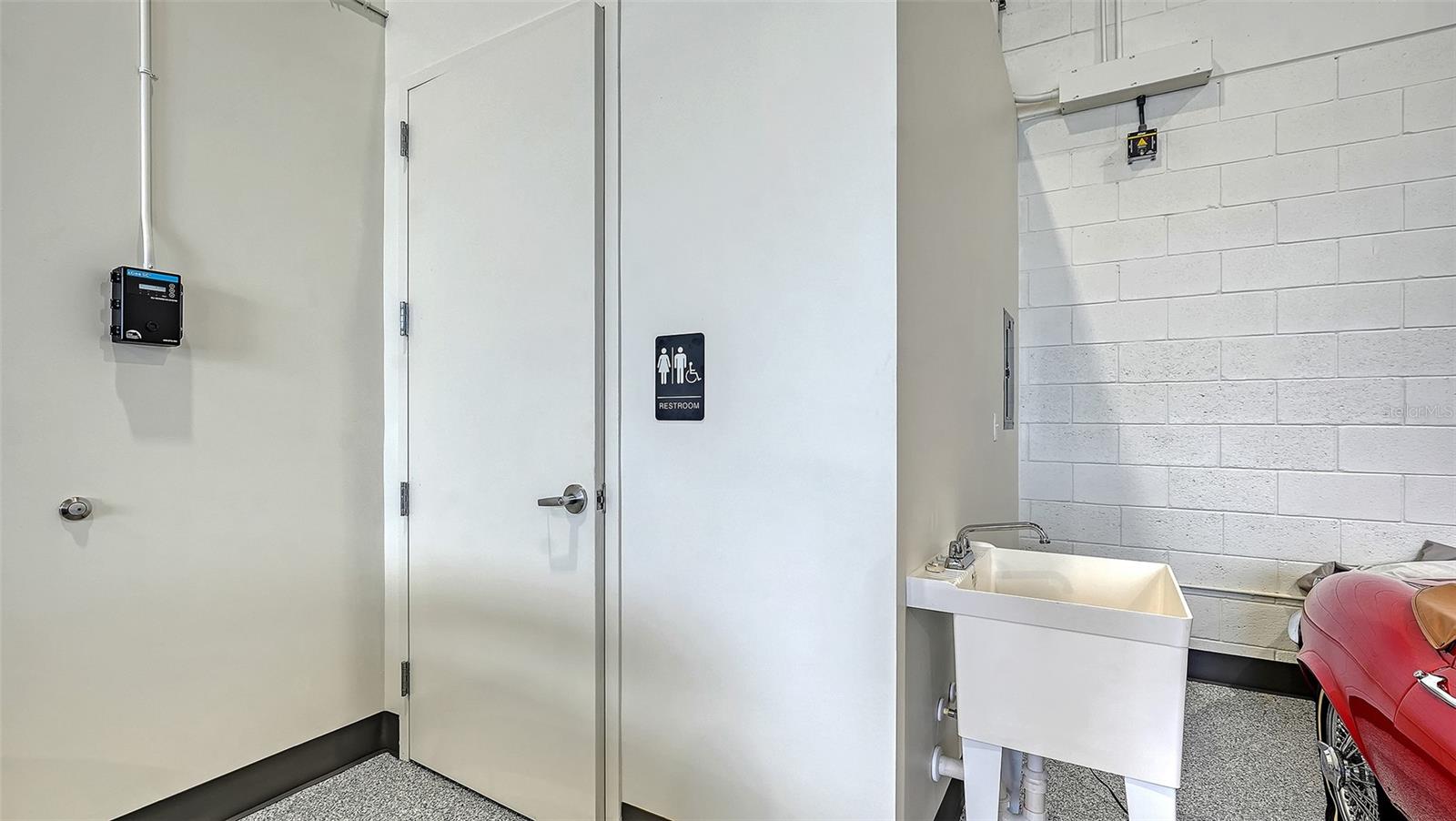 CAR COLLECTIVE - Residential