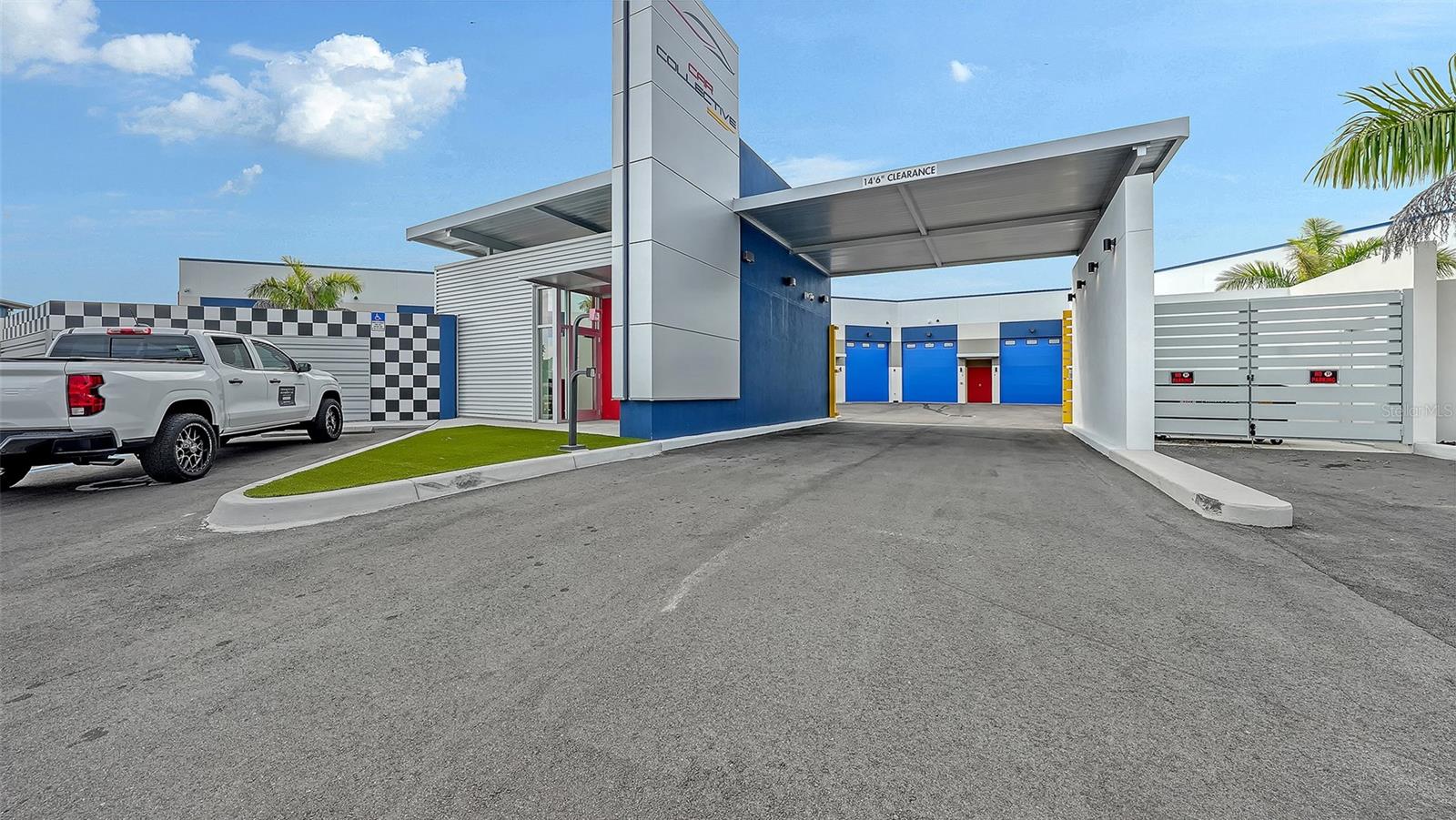 CAR COLLECTIVE - Residential