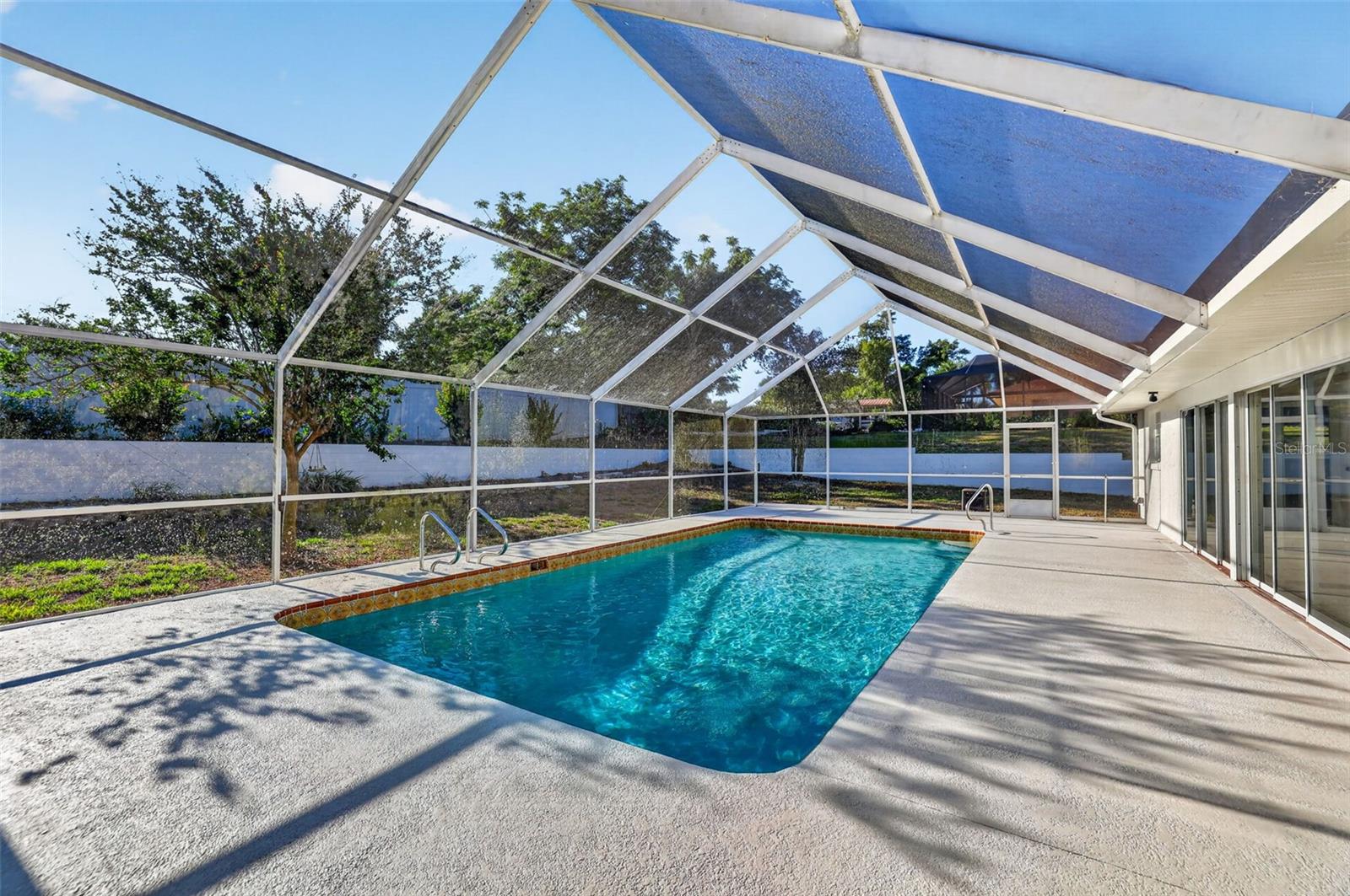 ELOISE WOODS LAKE MARIAM UNIT - Residential