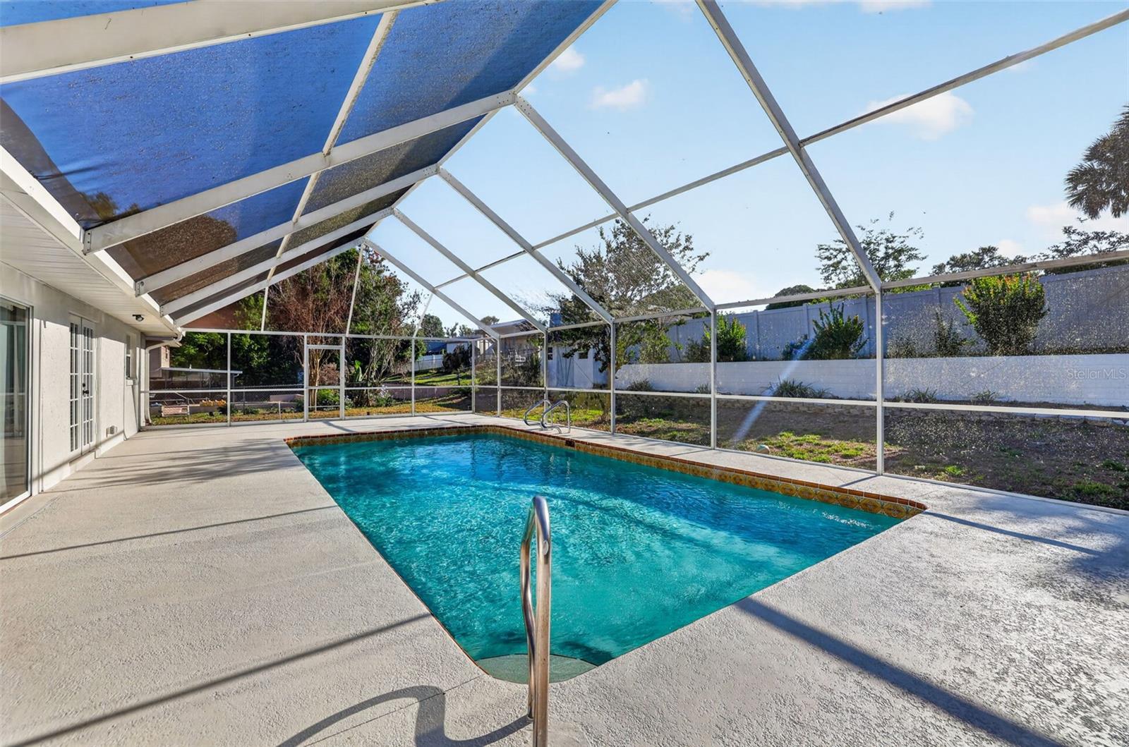 ELOISE WOODS LAKE MARIAM UNIT - Residential