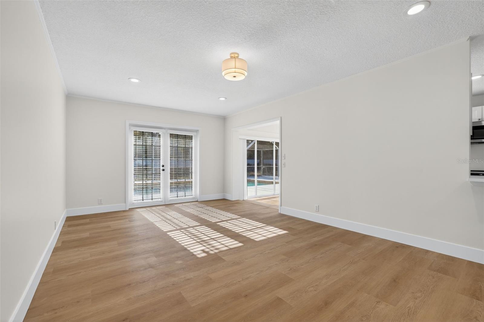 ELOISE WOODS LAKE MARIAM UNIT - Residential