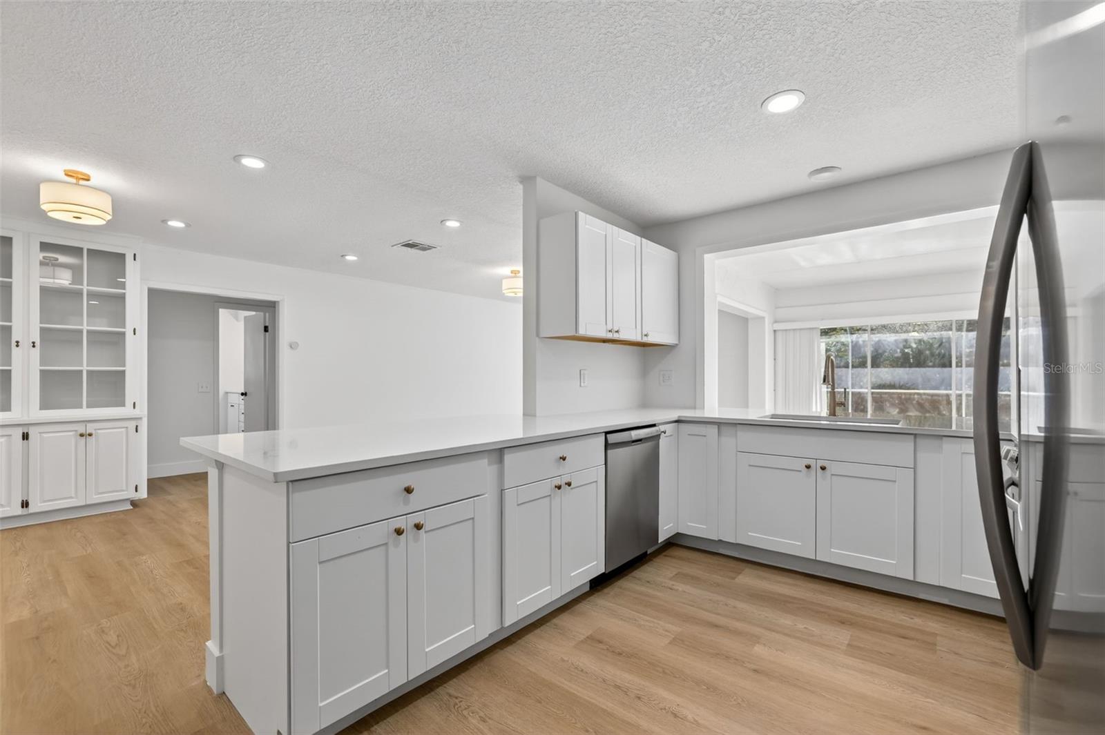 ELOISE WOODS LAKE MARIAM UNIT - Residential