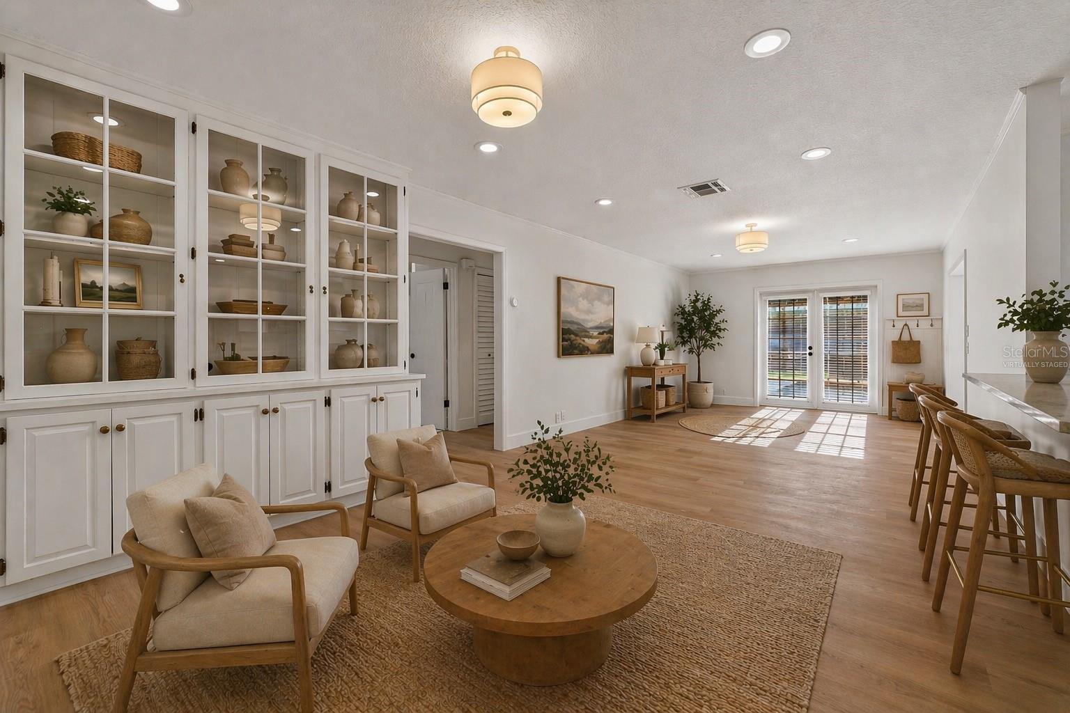 ELOISE WOODS LAKE MARIAM UNIT - Residential