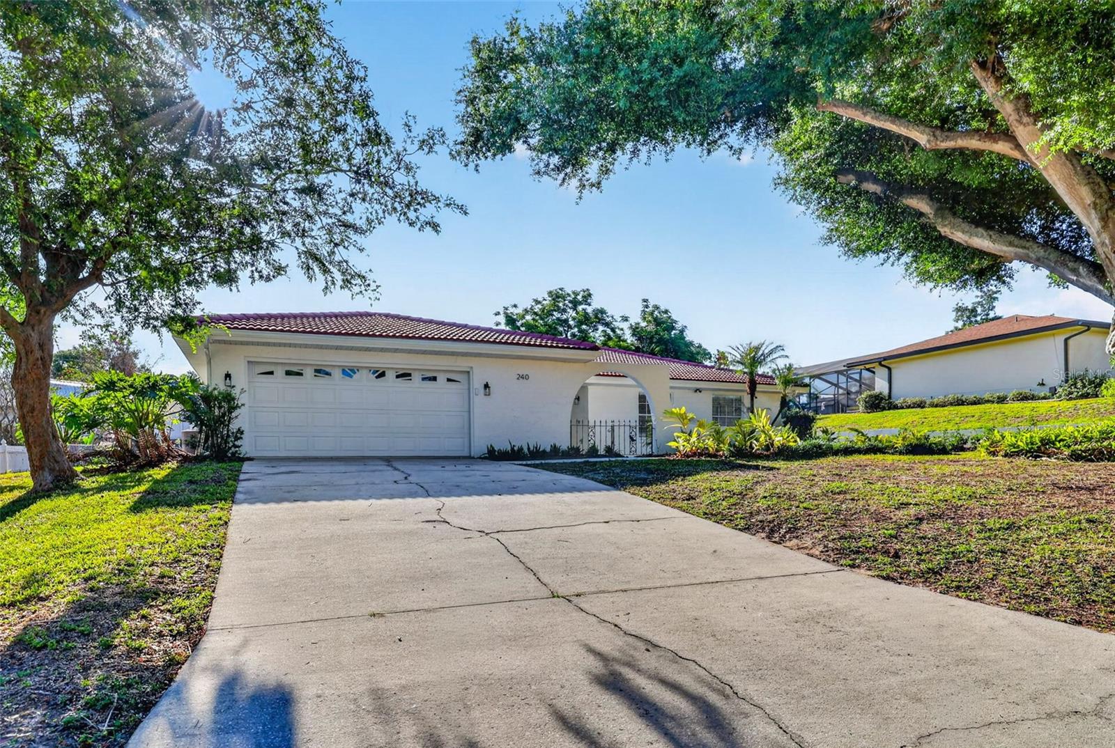 ELOISE WOODS LAKE MARIAM UNIT - Residential