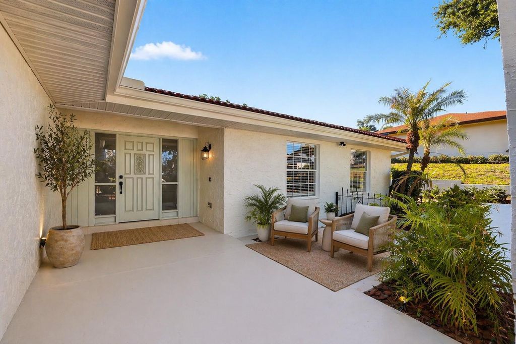 Photo of 240 Nassau Road, Winter Haven, FL 33884 (MLS # TB8501411)