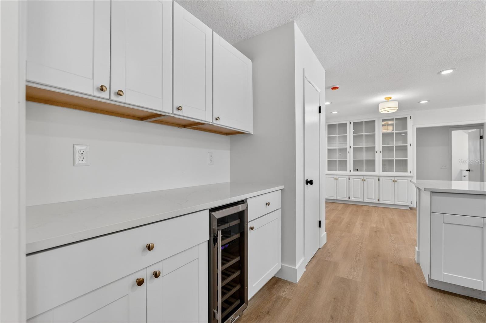 ELOISE WOODS LAKE MARIAM UNIT - Residential