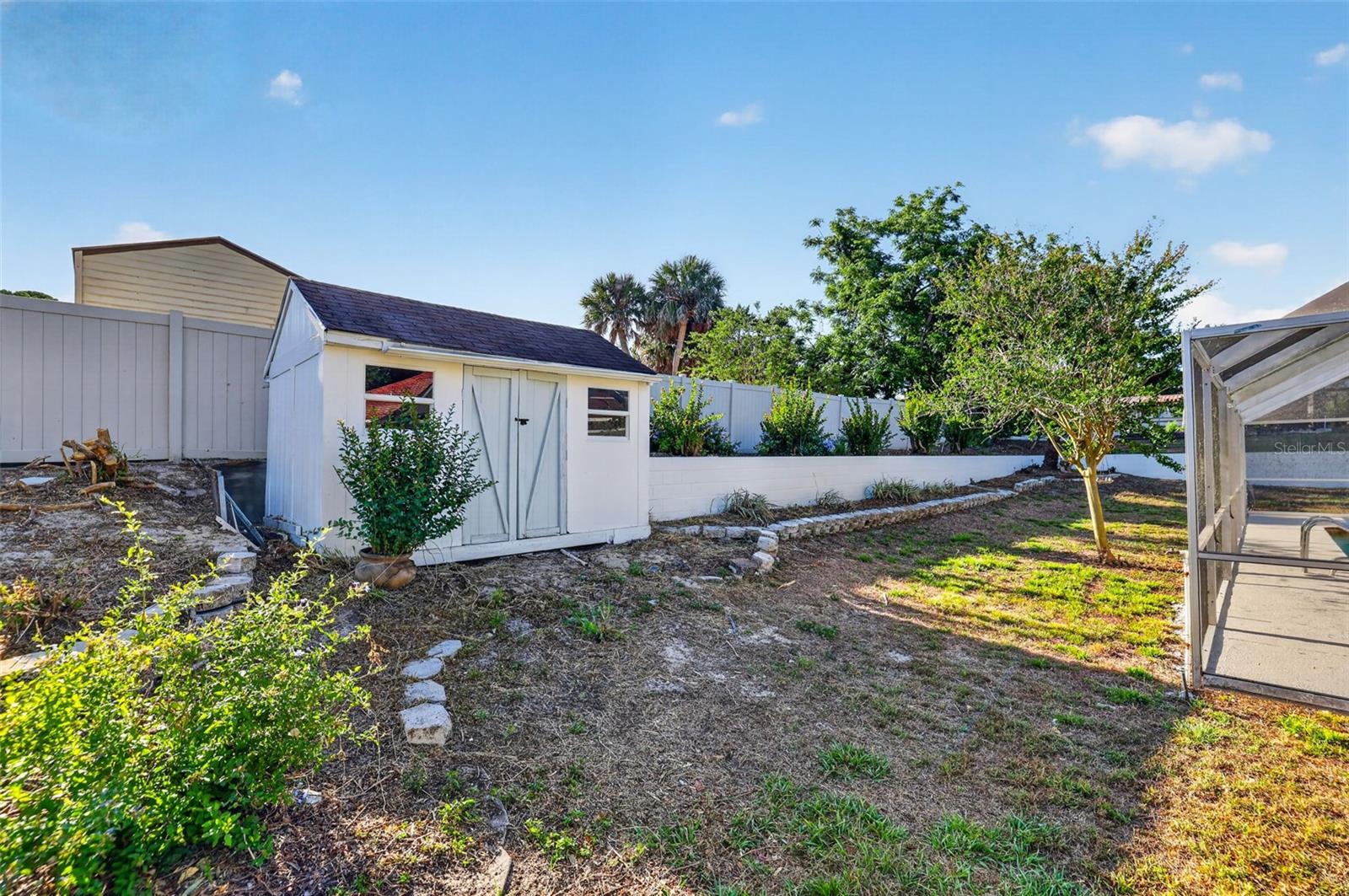 ELOISE WOODS LAKE MARIAM UNIT - Residential