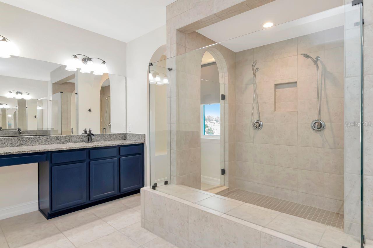 ESTANCIA PHASE 2B1 PB 73 PG 009 BLOCK 20 LOT 11 - Residential