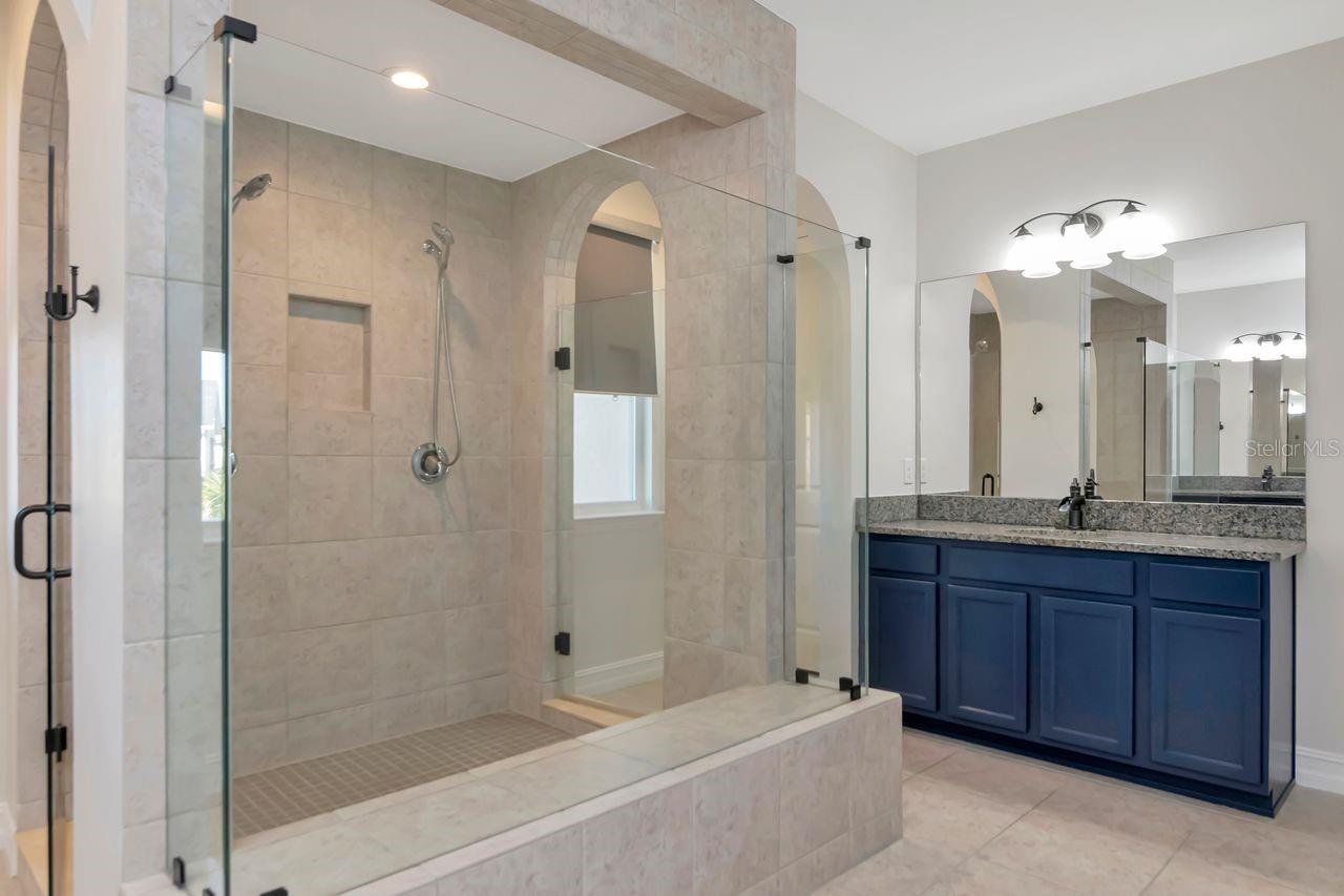 ESTANCIA PHASE 2B1 PB 73 PG 009 BLOCK 20 LOT 11 - Residential