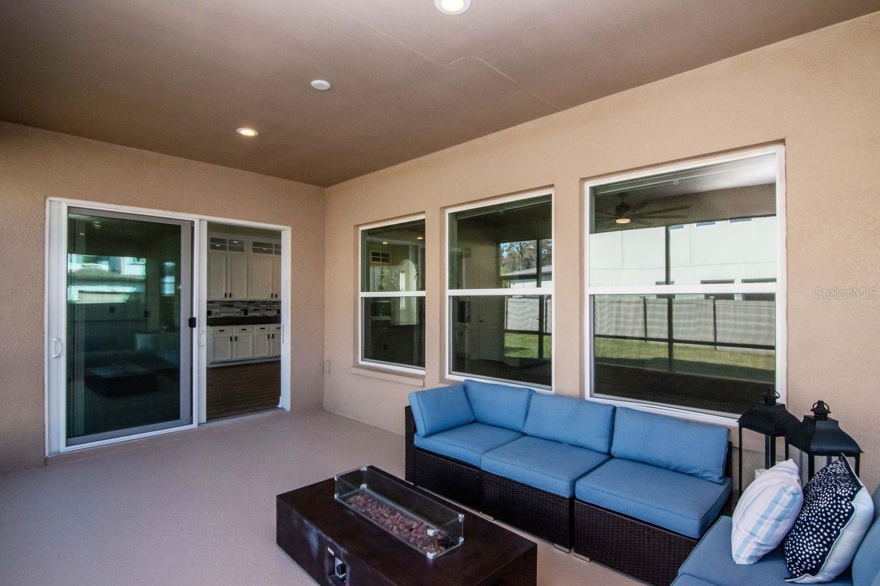 ESTANCIA PHASE 2B1 PB 73 PG 009 BLOCK 20 LOT 11 - Residential