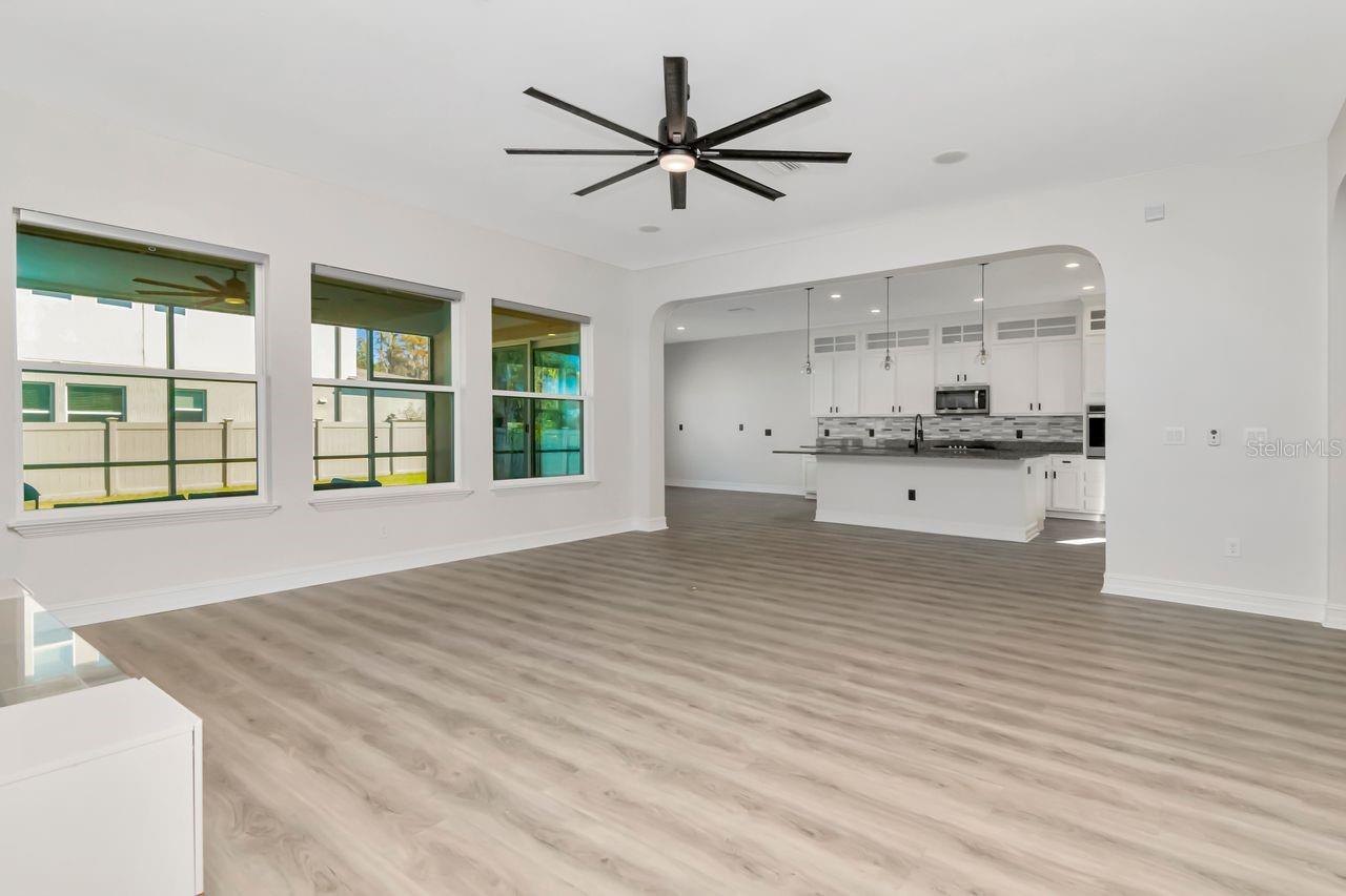 ESTANCIA PHASE 2B1 PB 73 PG 009 BLOCK 20 LOT 11 - Residential