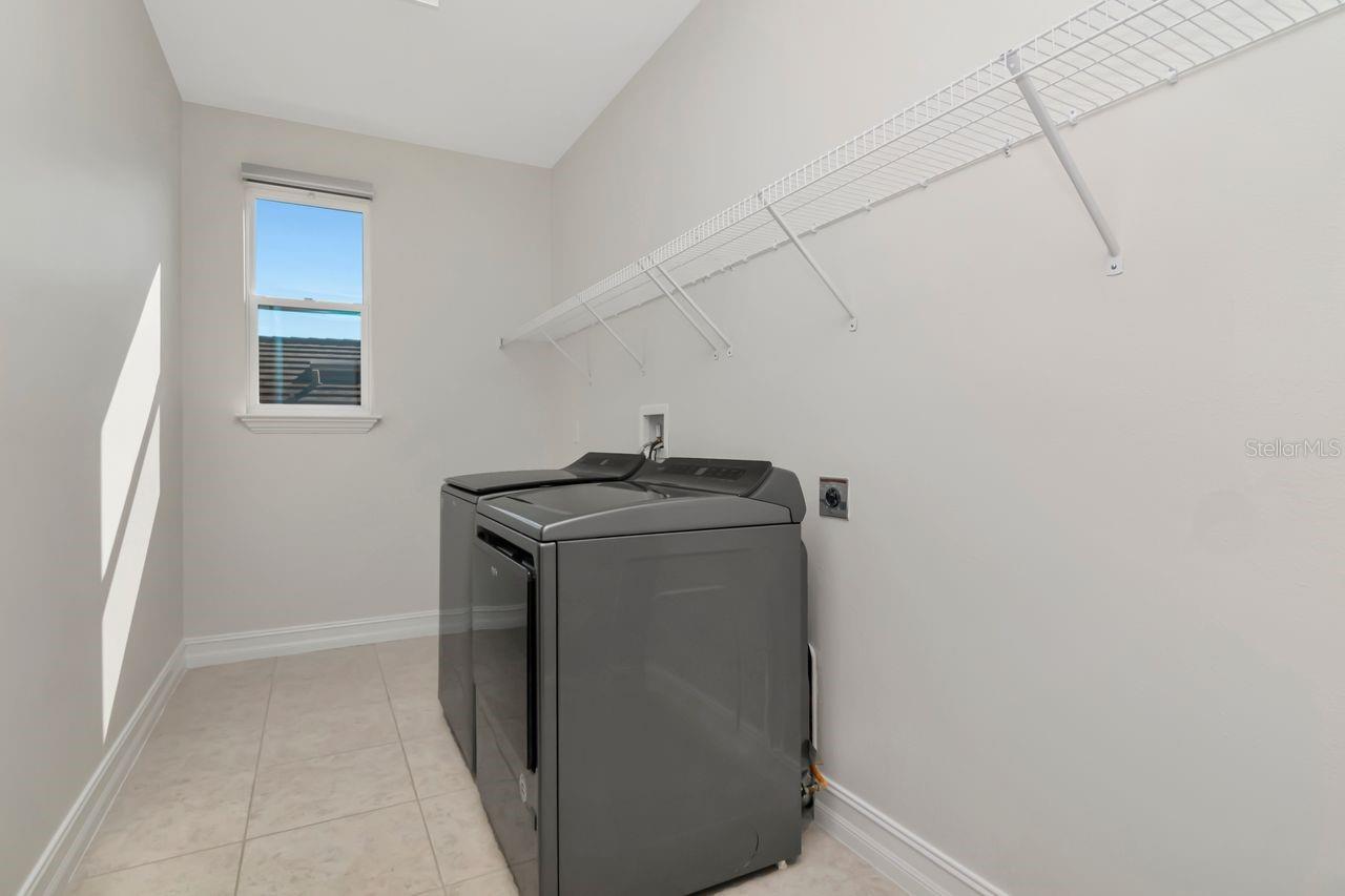 ESTANCIA PHASE 2B1 PB 73 PG 009 BLOCK 20 LOT 11 - Residential