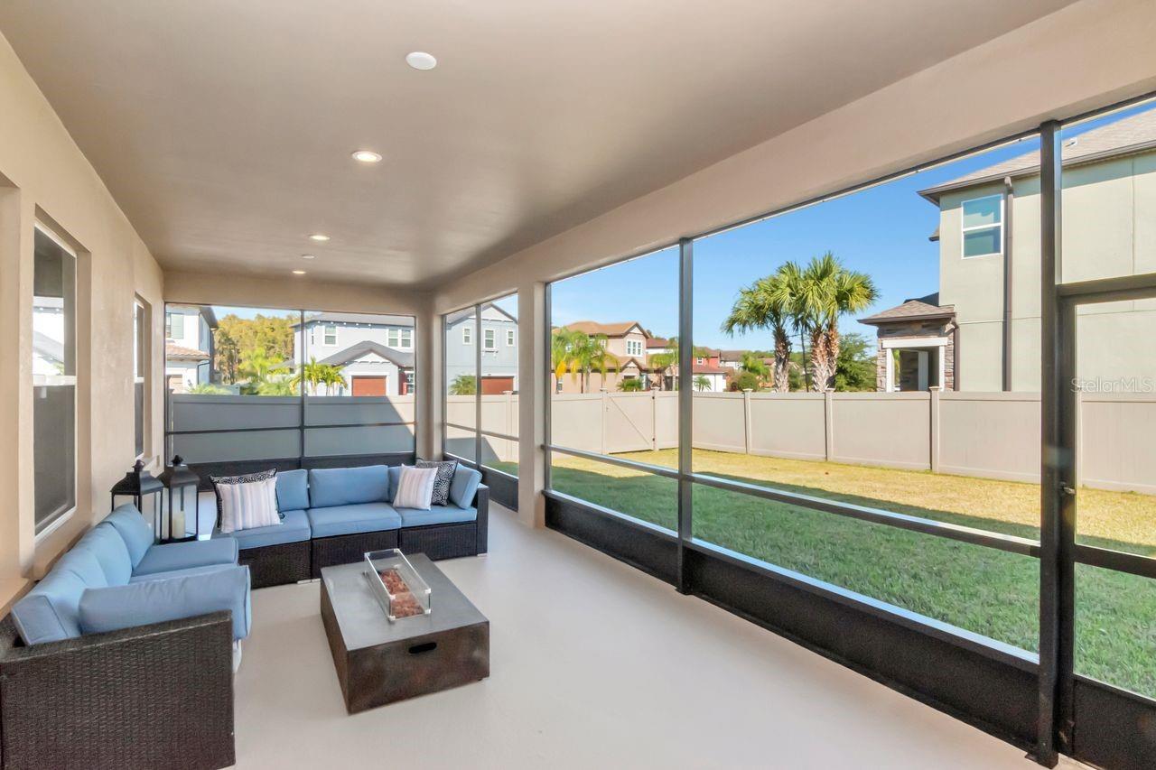 ESTANCIA PHASE 2B1 PB 73 PG 009 BLOCK 20 LOT 11 - Residential