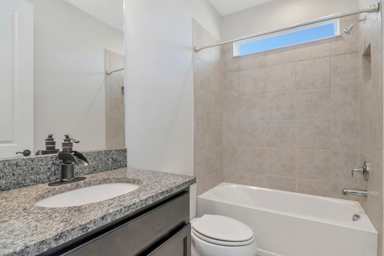 ESTANCIA PHASE 2B1 PB 73 PG 009 BLOCK 20 LOT 11 - Residential