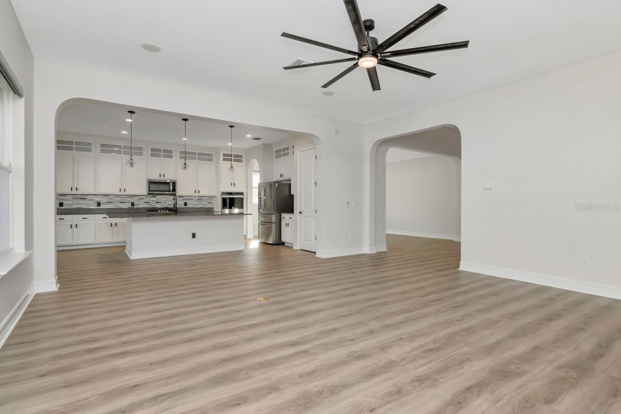 ESTANCIA PHASE 2B1 PB 73 PG 009 BLOCK 20 LOT 11 - Residential