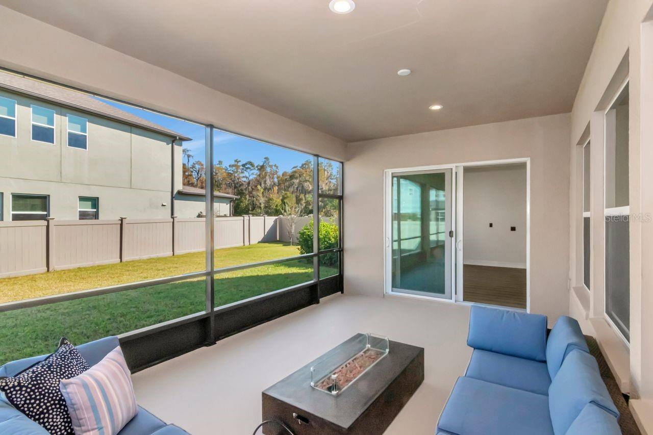 ESTANCIA PHASE 2B1 PB 73 PG 009 BLOCK 20 LOT 11 - Residential