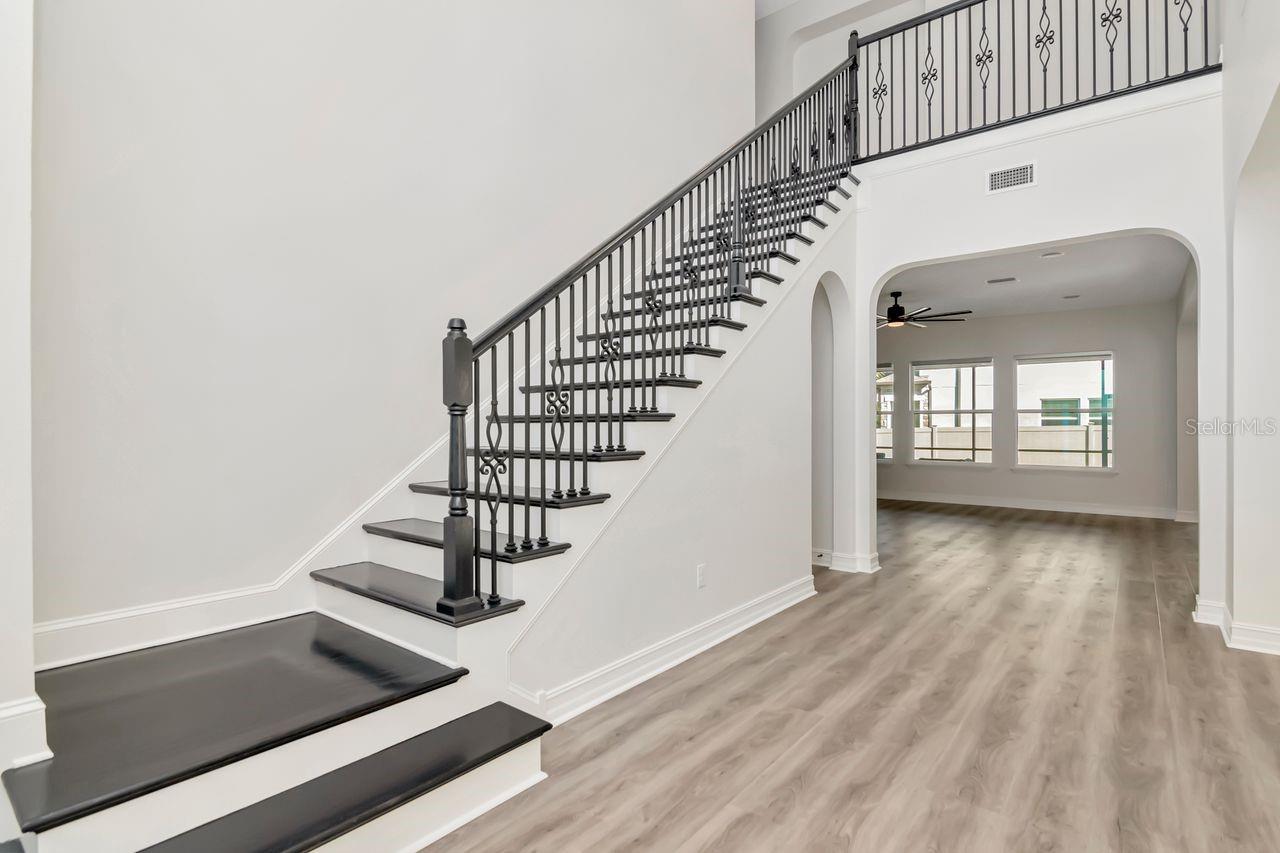 ESTANCIA PHASE 2B1 PB 73 PG 009 BLOCK 20 LOT 11 - Residential