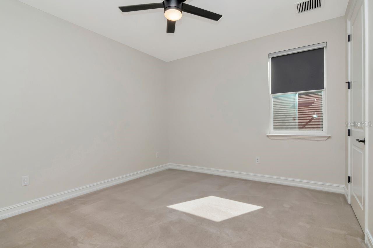 ESTANCIA PHASE 2B1 PB 73 PG 009 BLOCK 20 LOT 11 - Residential