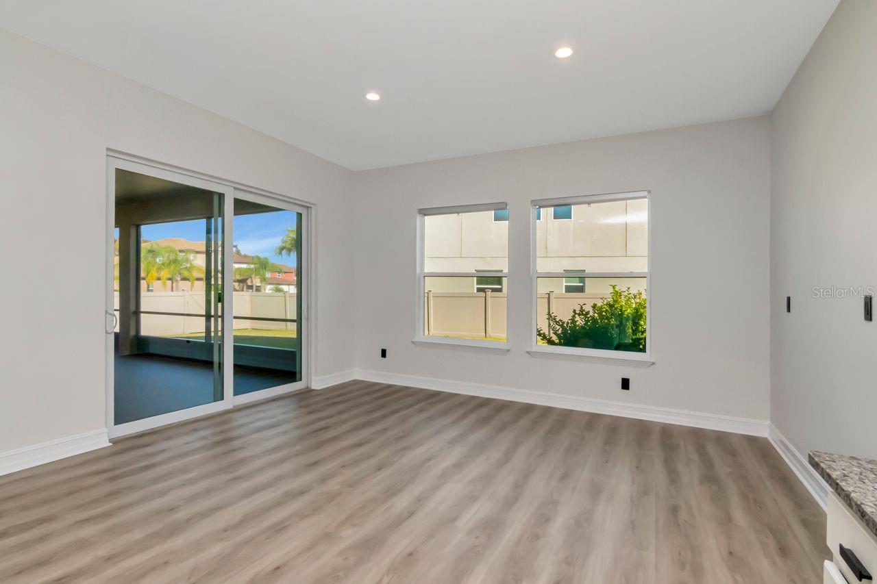 ESTANCIA PHASE 2B1 PB 73 PG 009 BLOCK 20 LOT 11 - Residential