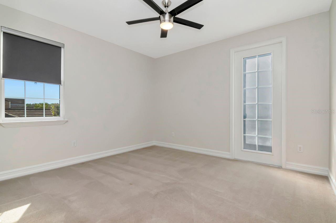 ESTANCIA PHASE 2B1 PB 73 PG 009 BLOCK 20 LOT 11 - Residential