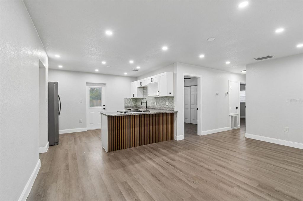 Photo of 803 S Castle Court, Tampa, FL 33612 (MLS # TB8508958)