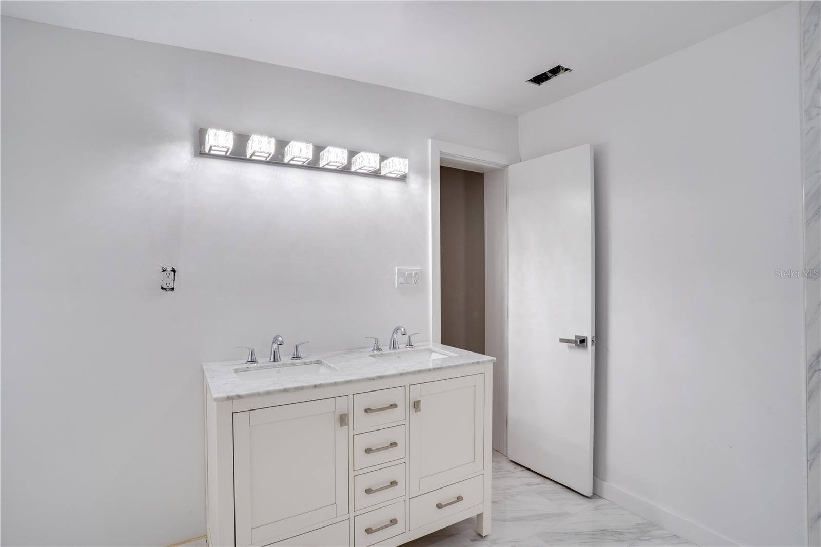 OAKHURST GROVES - Residential