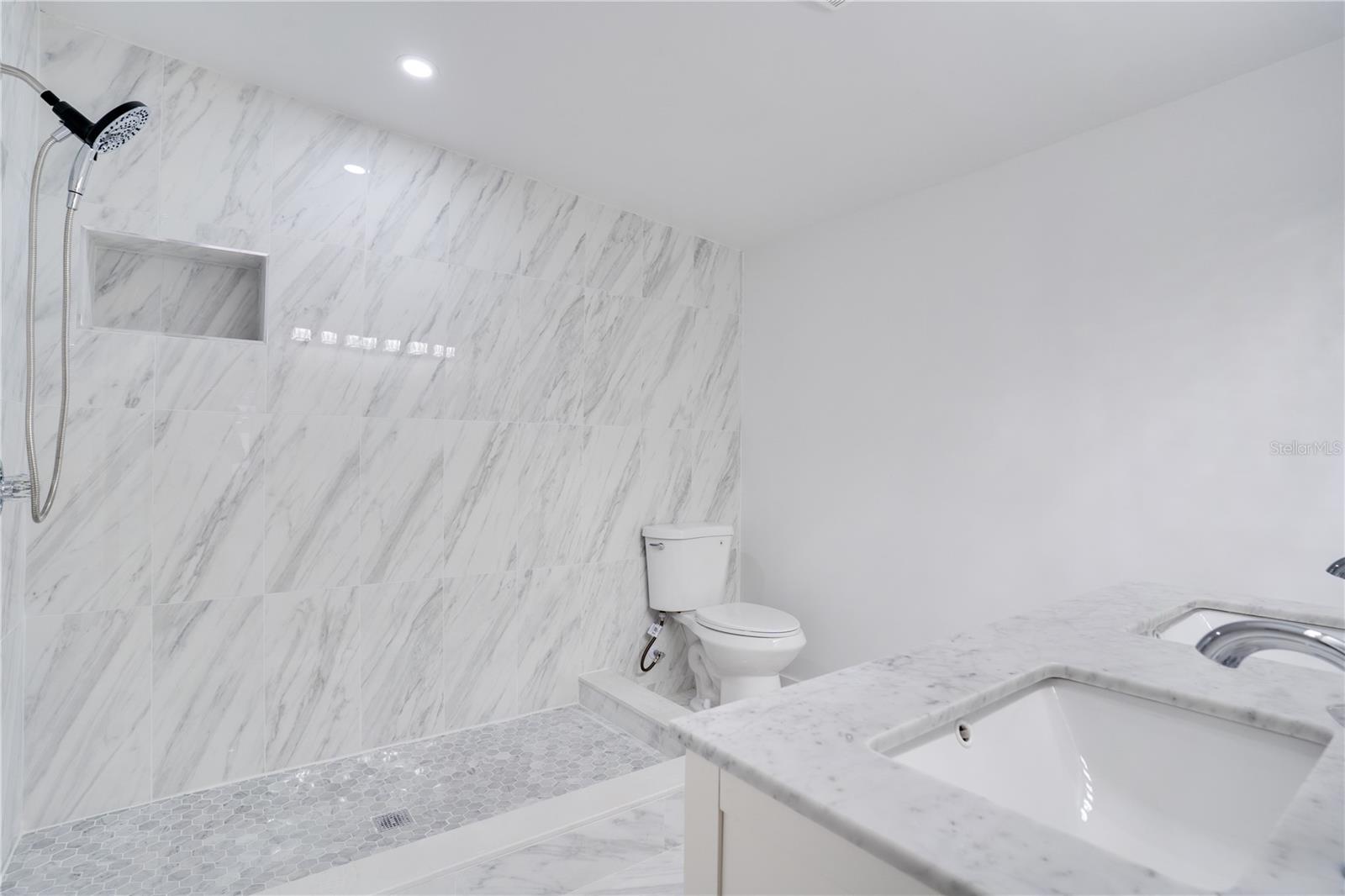 OAKHURST GROVES - Residential