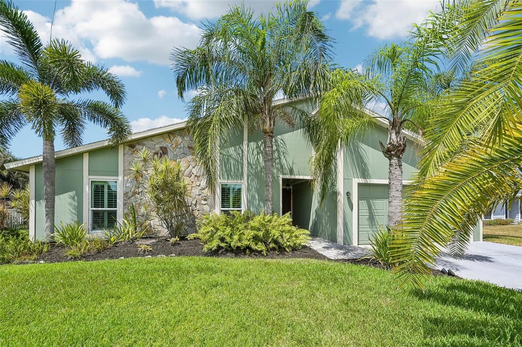 Photo of 4712 Glenbrooke Drive, Sarasota, FL 34243 (MLS # TB8522083)