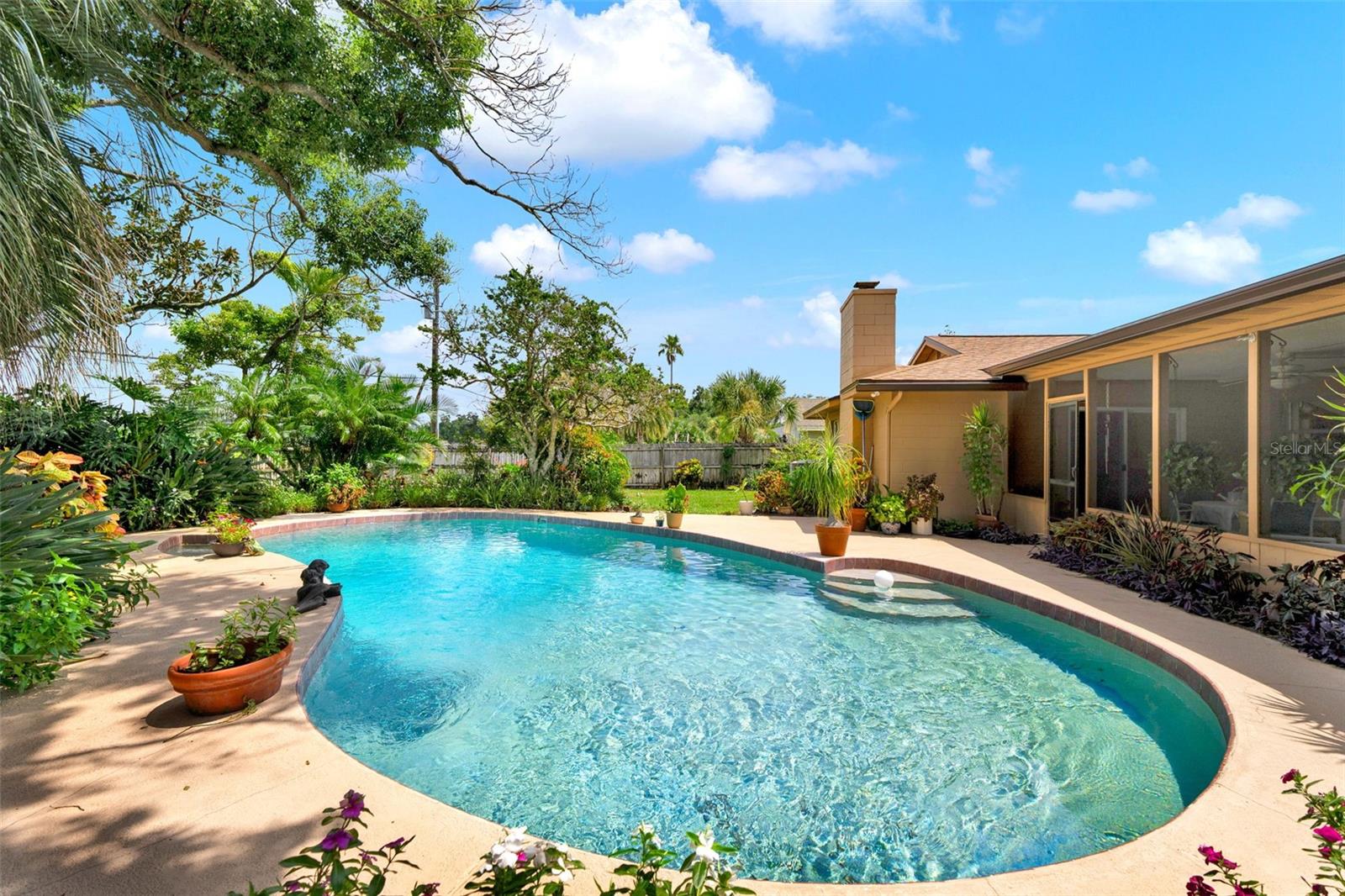BROOKHOLLOW - Residential