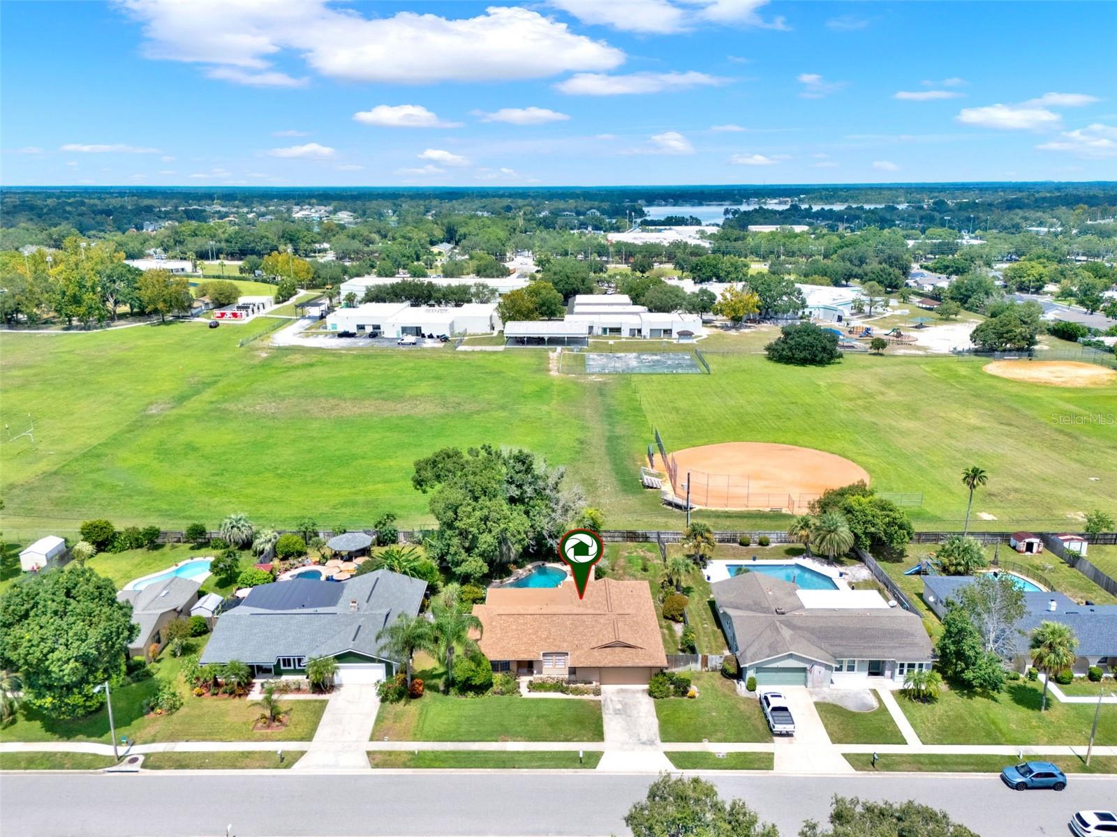 BROOKHOLLOW - Residential