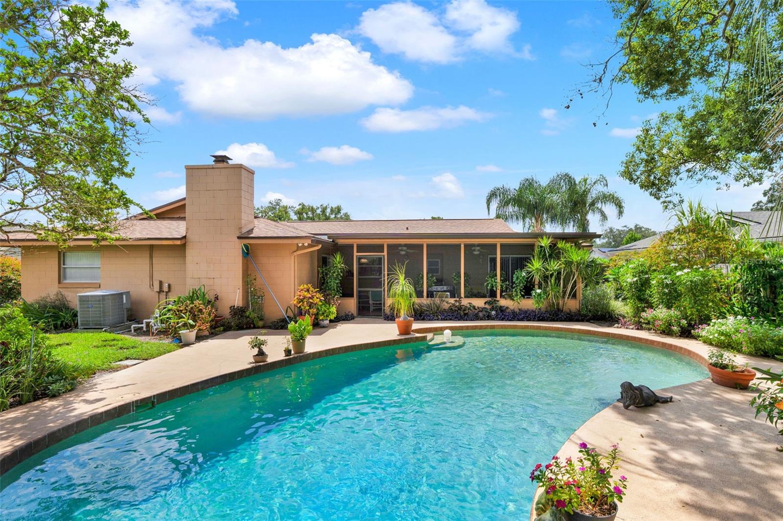 BROOKHOLLOW - Residential