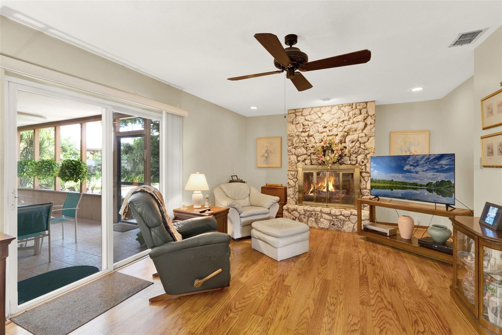 BROOKHOLLOW - Residential
