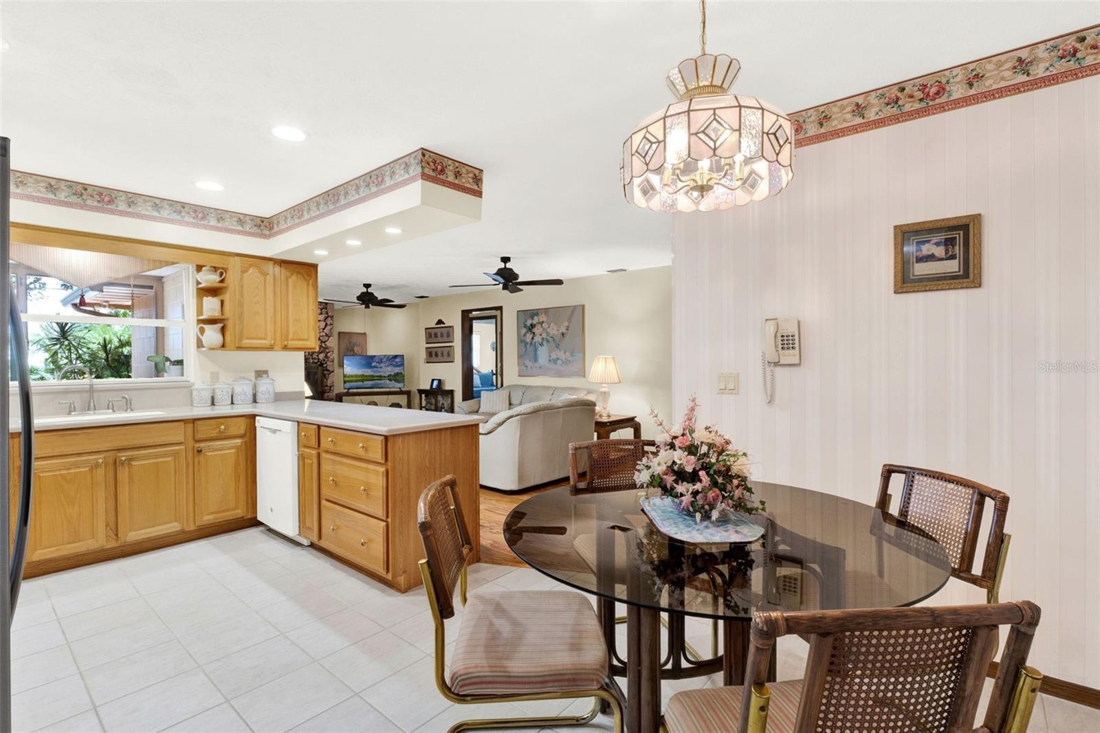 BROOKHOLLOW - Residential