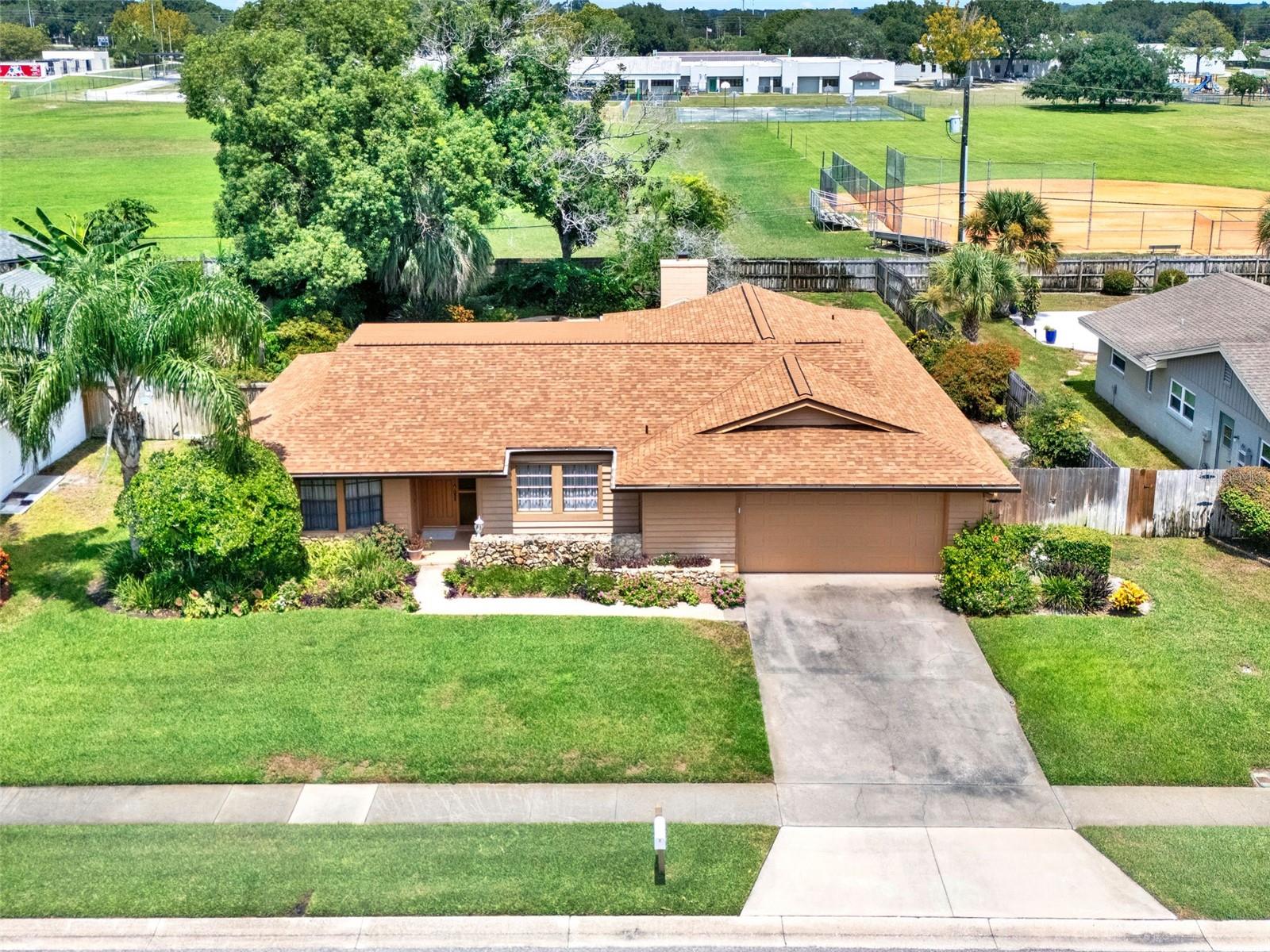 BROOKHOLLOW - Residential