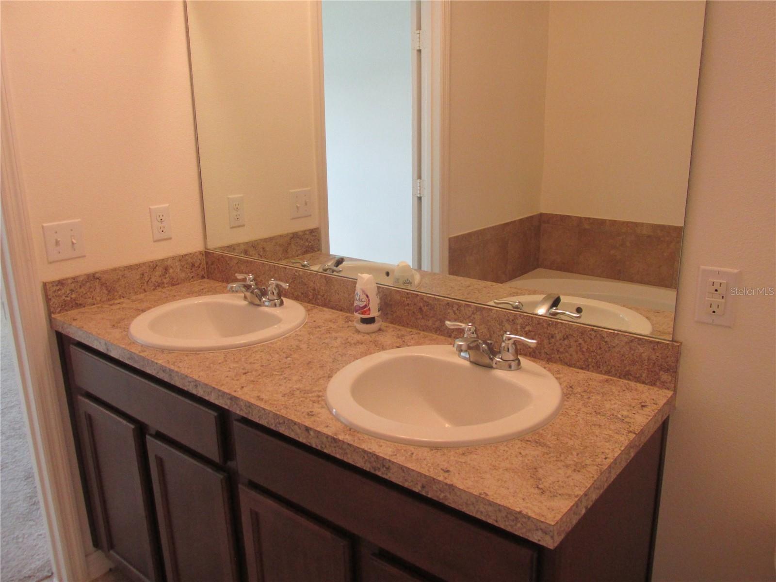 SAWGRASS PLANTATION PH 01A - Residential Lease