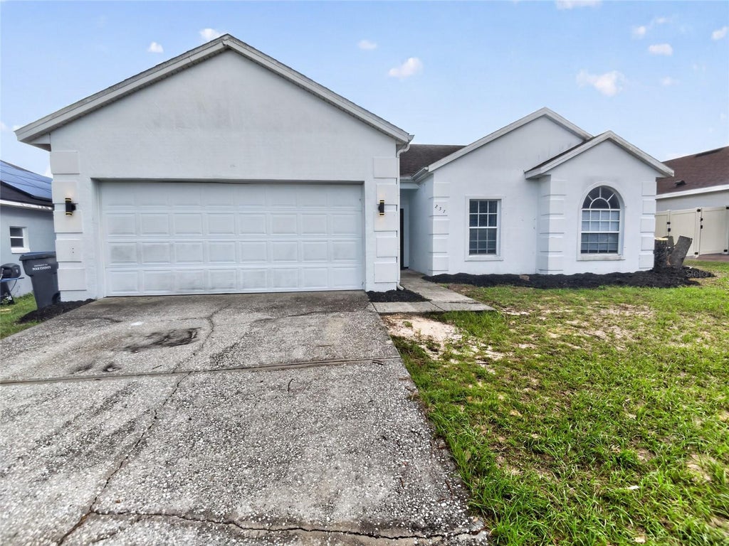Photo of 257 Margate Drive, Davenport, FL 33897 (MLS # O6442945)