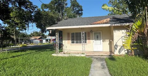 1204 BAY STREET KISSIMMEE FL 34744