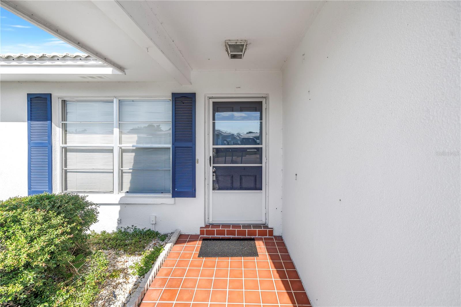 802 BUTTONWOOD DRIVE