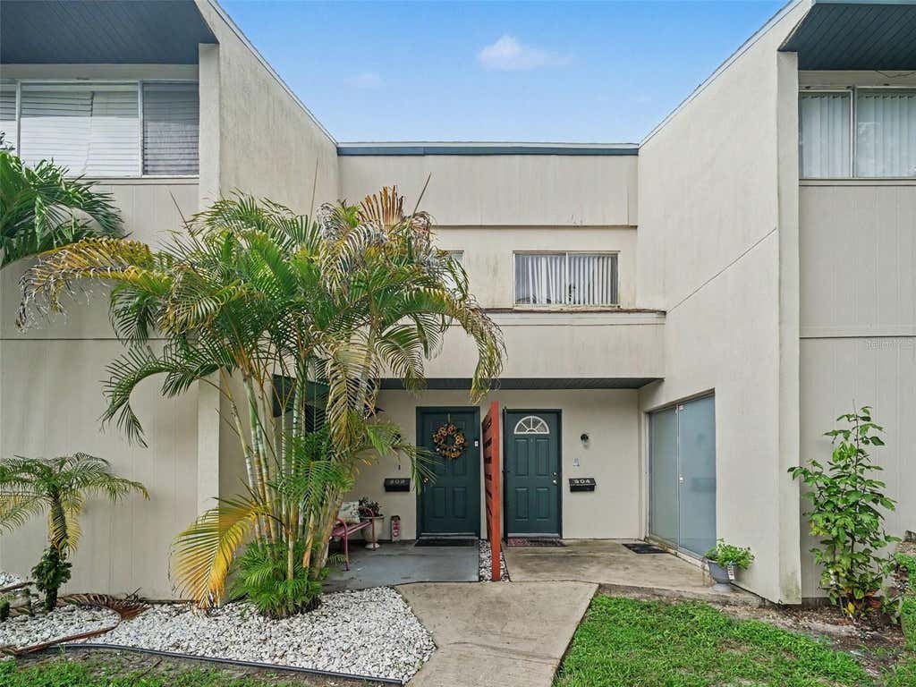 Photo of 908 Byron Lane #6, Sarasota, FL 34243 (MLS # TB8533388)