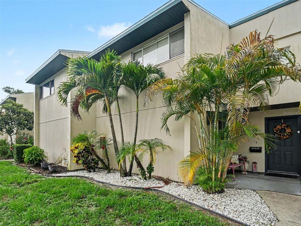 Photo of 908 Byron Lane #6, Sarasota, FL 34243 (MLS # TB8533388)