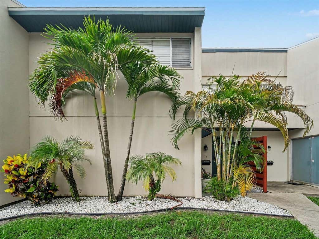 Photo of 908 Byron Lane #6, Sarasota, FL 34243 (MLS # TB8533388)
