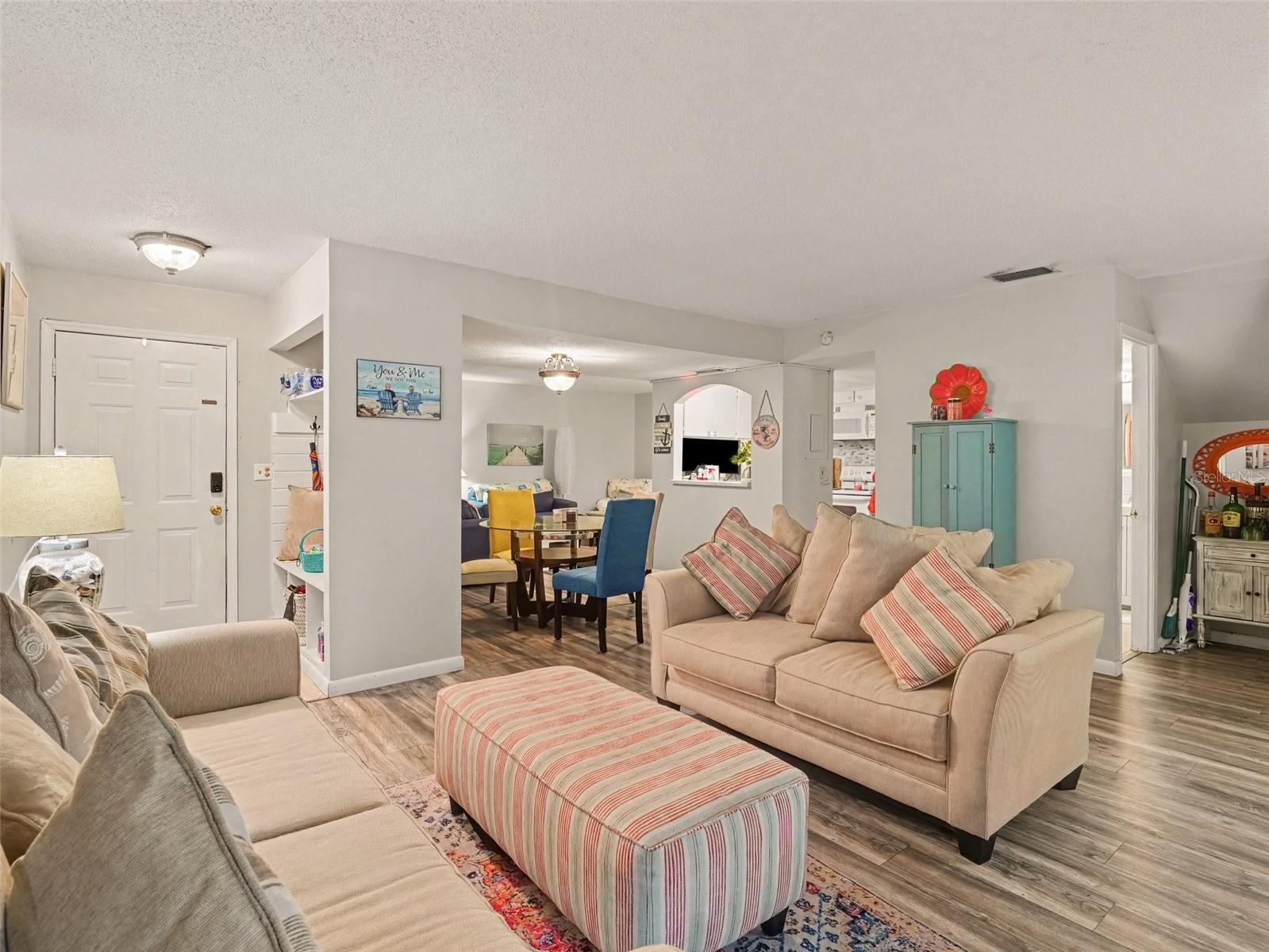908 BYRON LANE 6