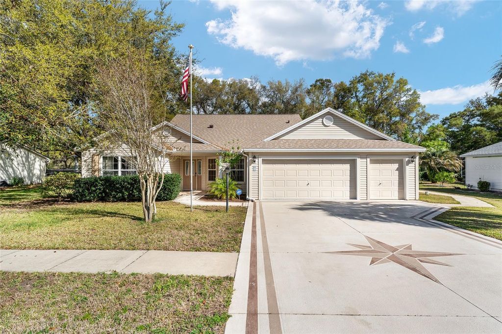 Photo of 1205 Bower Lane, Lady Lake, FL 32159 (MLS # OM722502)