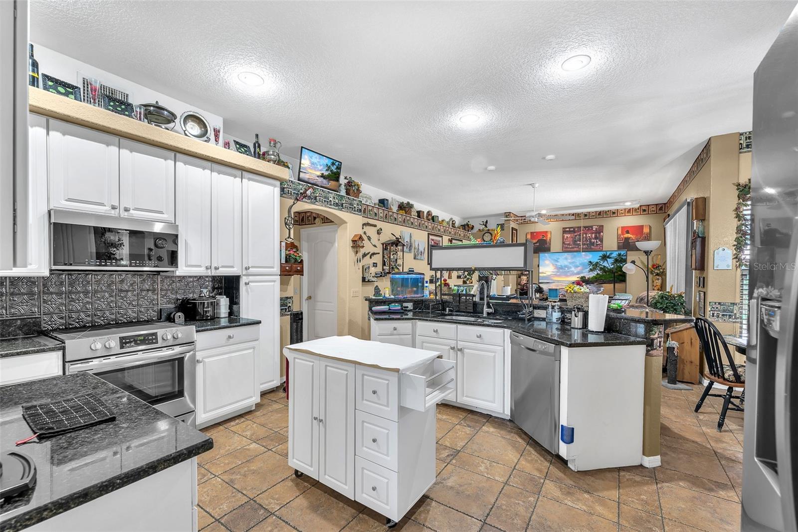 327 COUNTRY VINEYARD DRIVE