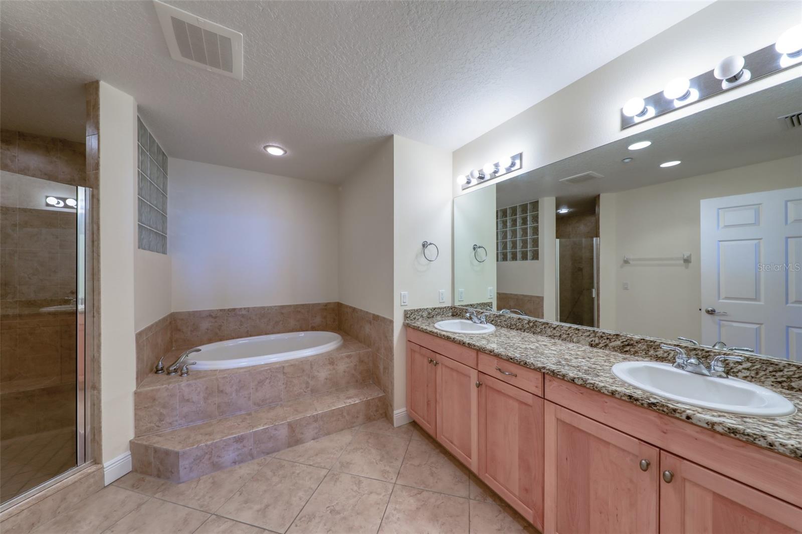 LAS PALMAS CONDO - Residential Lease