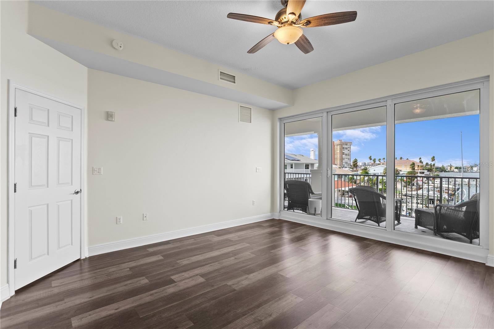 LAS PALMAS CONDO - Residential Lease