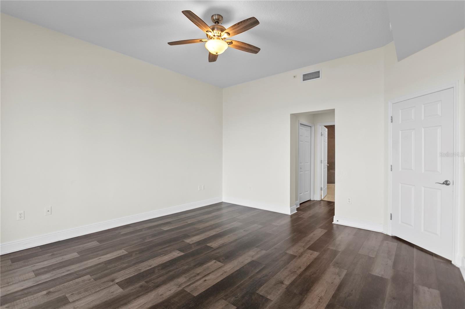 LAS PALMAS CONDO - Residential Lease