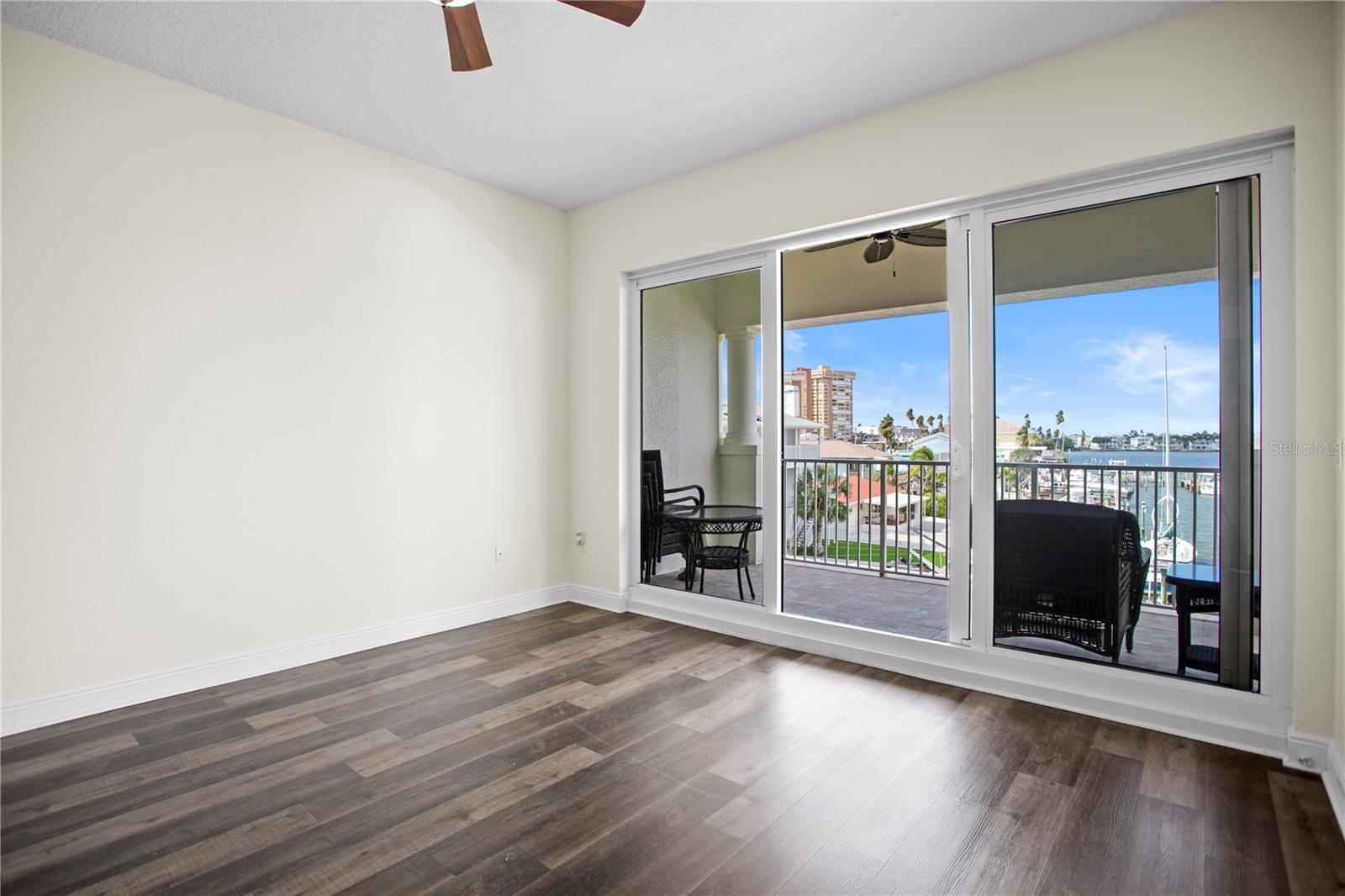 LAS PALMAS CONDO - Residential Lease